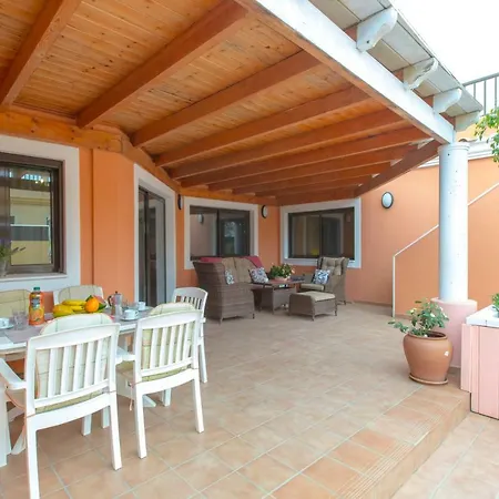 فيلة Bella Lucia Luxury 2 *